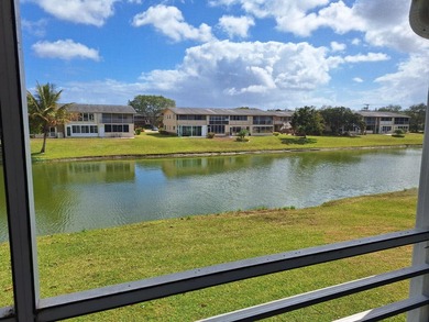 Beach Condo For Sale in West Palm Beach, Florida