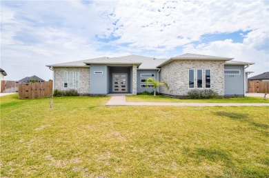 Beach Home Sale Pending in Corpus Christi, Texas
