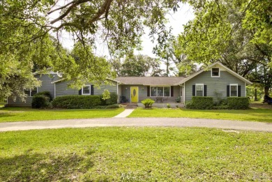 Beach Home For Sale in Foley, Alabama