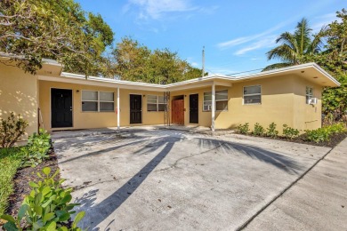 Beach Townhome/Townhouse For Sale in Lake Worth Beach, Florida