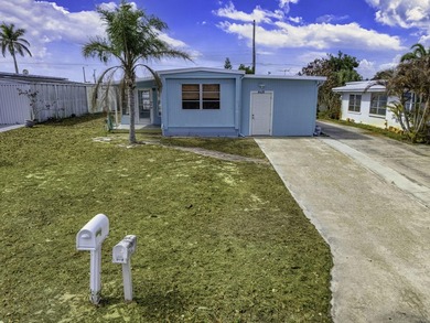 Beach Home For Sale in Hobe Sound, Florida