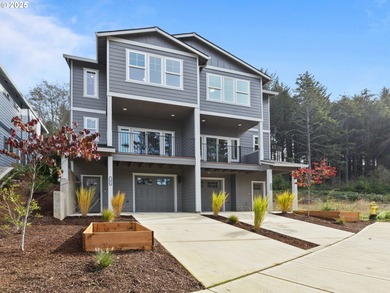 Townhome/Townhouse For Sale in Lincoln City image photo picture