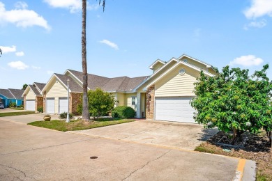 Beach Townhome/Townhouse For Sale in Port Aransas, Texas