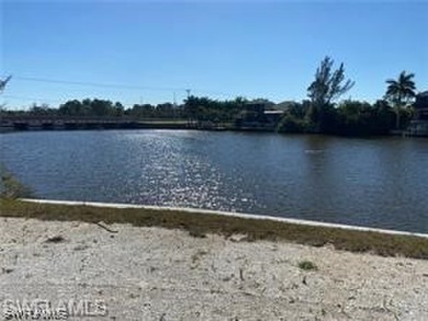 Beach Lot For Sale in Cape Coral, Florida