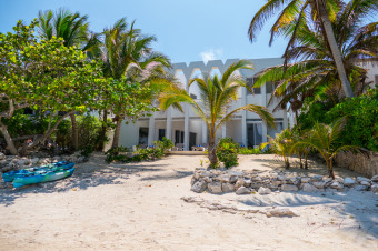 Magnificent Beachfront villa designed by renowned architect in - Beach Vacation Rentals in Akumal, Quintana Roo, Mexico on Beachhouse.com