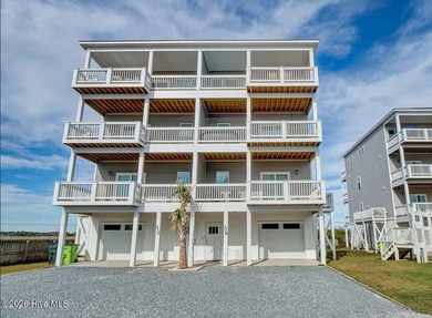 Beach Townhome/Townhouse For Sale in North Topsail Beach, North Carolina