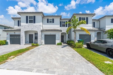 Beach Townhome/Townhouse For Sale in Coral Springs, Florida