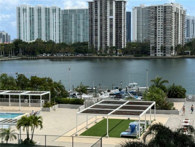 Beach Condo For Sale in Aventura, Florida