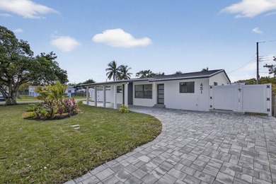Beach Home For Sale in West Palm Beach, Florida