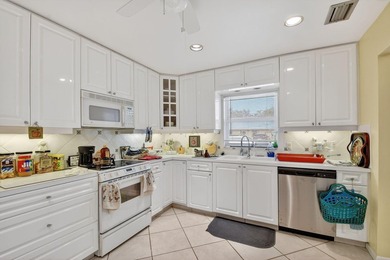 Beach Condo For Sale in Lake Worth, Florida
