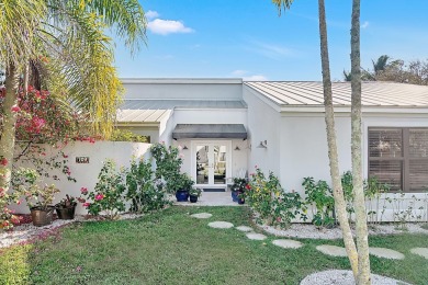 Beach Home For Sale in Jupiter, Florida