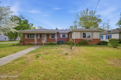 Beach Home For Sale in Hertford, North Carolina