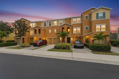 Beach Townhome/Townhouse For Sale in Lakewood Ranch, Florida