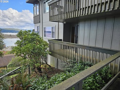 Beach Condo For Sale in Coos Bay, Oregon