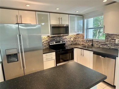 Beach Condo For Sale in Sunrise, Florida