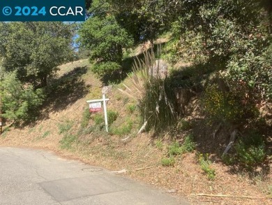 Beach Lot For Sale in Oakland, California