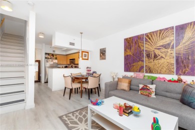 Beach Townhome/Townhouse For Sale in Aventura, Florida