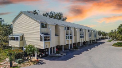 Beach Townhome/Townhouse For Sale in Tarpon Springs, Florida