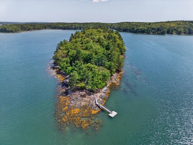 Beach Home For Sale in Harpswell, Maine