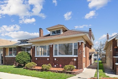 Beach Home For Sale in Chicago, Illinois