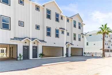 Beach Townhome/Townhouse For Sale in Port Aransas, Texas