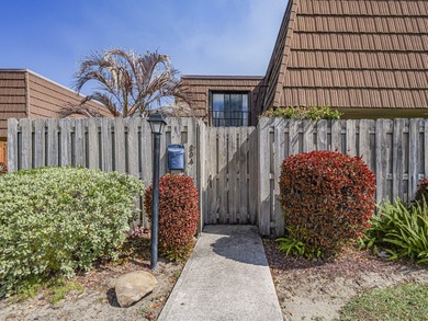 Beach Townhome/Townhouse For Sale in Vero Beach, Florida