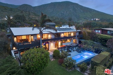 Beach Home For Sale in Malibu, California
