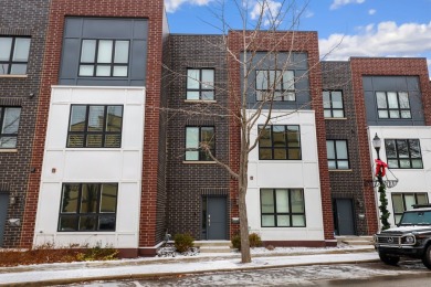 Beach Townhome/Townhouse For Sale in Skokie, Illinois