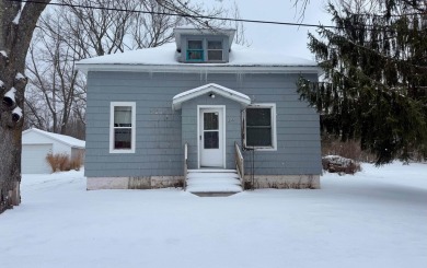 Beach Home Sale Pending in Onekama, Michigan