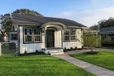 Beach Home For Sale in Port Arthur, Texas