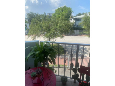 Beach Condo For Sale in Miami Beach, Florida