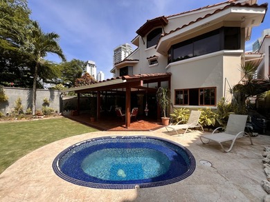 Beach Home For Sale in Panama City, 