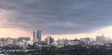 Beach Condo For Sale in Miami Beach, Florida