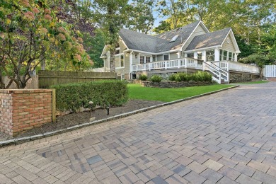 Beach Home For Sale in East Hampton, New York