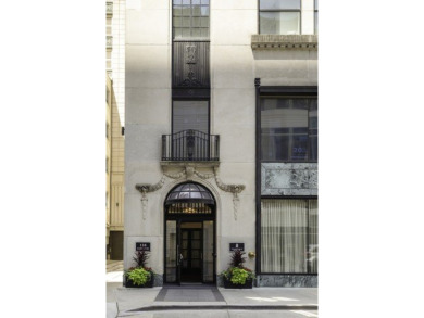 Beach Home Sale Pending in Chicago, Illinois