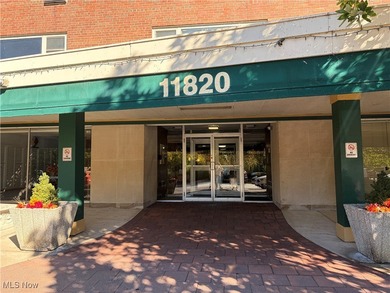 Beach Condo Sale Pending in Lakewood, Ohio