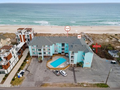 Beach Condo Sale Pending in Carolina Beach, North Carolina