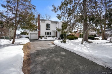 Beach Home For Sale in Center Moriches, New York