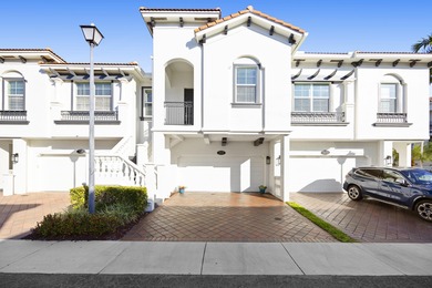 Beach Townhome/Townhouse For Sale in Boynton Beach, Florida