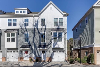 Beach Townhome/Townhouse For Sale in Norfolk, Virginia