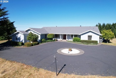 Beach Home For Sale in Brookings, Oregon