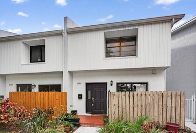 Beach Townhome/Townhouse For Sale in Lighthouse Point, Florida