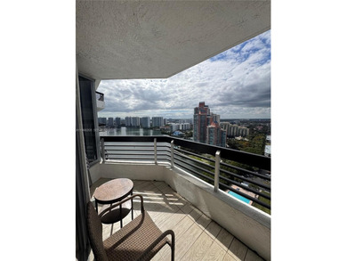 Beach Condo For Sale in Aventura, Florida