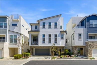 Beach Condo For Sale in Costa Mesa, California