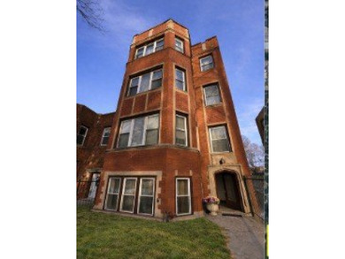 Beach Home Active Under Contract in Chicago, Illinois