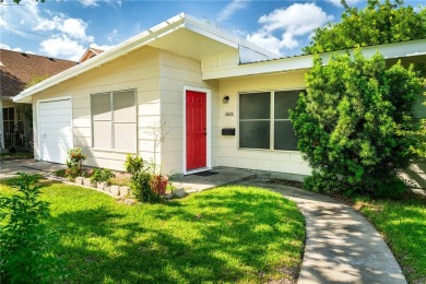 Beach Home Sale Pending in Corpus Christi, Texas