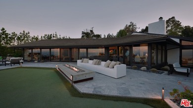 Beach Home For Sale in Rolling Hills, California