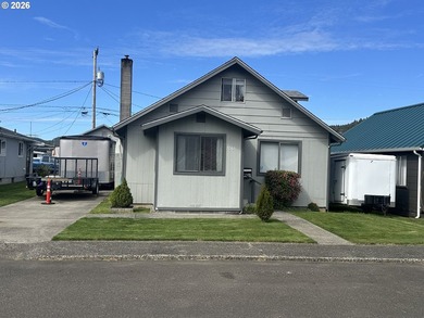 Beach Home For Sale in Reedsport, Oregon