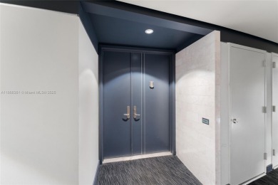 Beach Condo For Sale in Miami, Florida