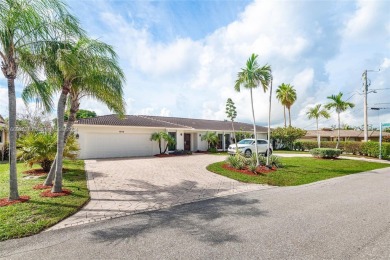 Beach Home For Sale in Lauderdale By The Sea, Florida